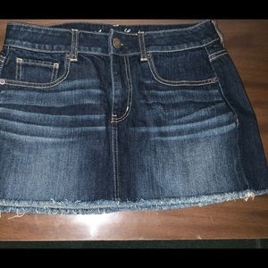 American Eagle Size 10 Denim Stretch Skirt.